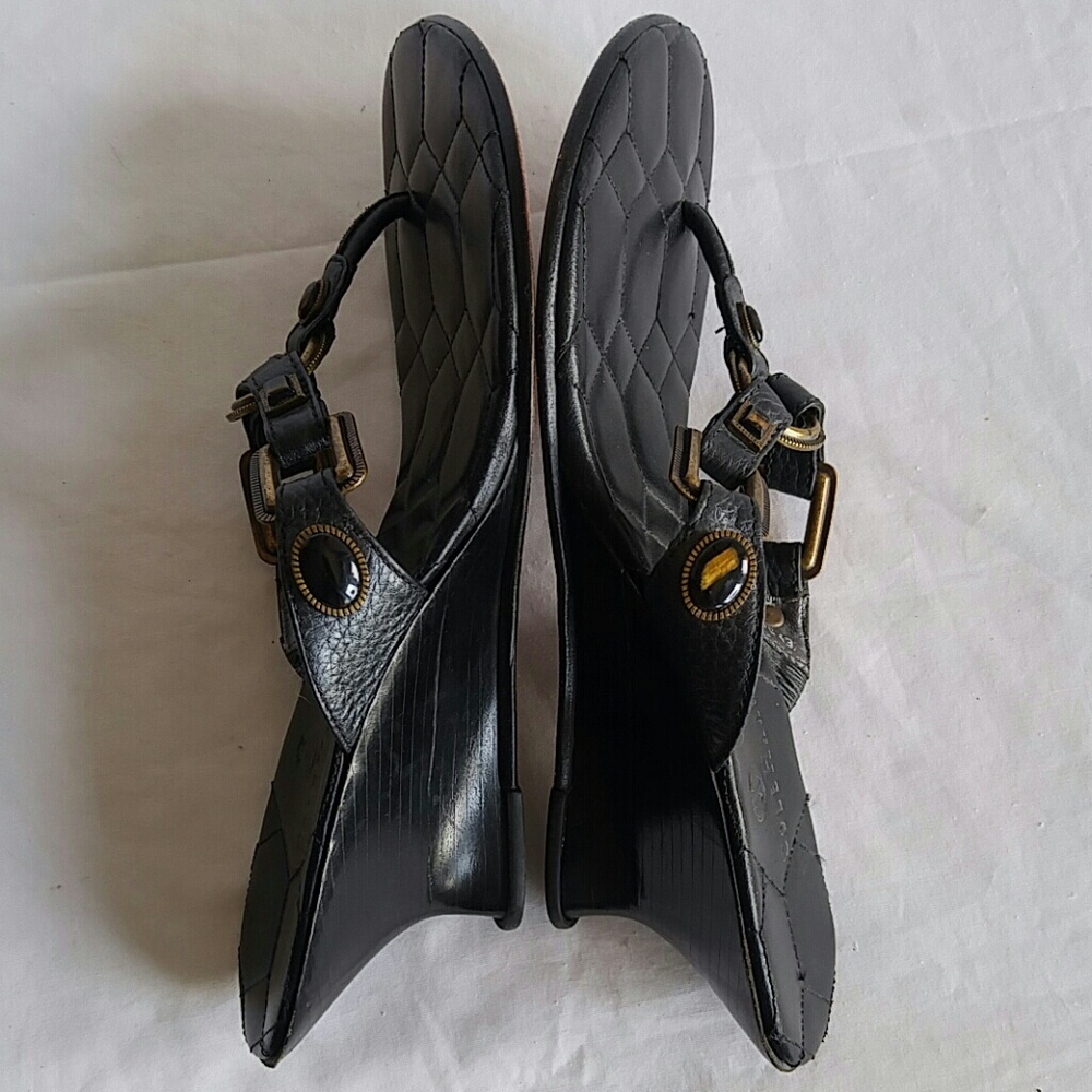 Shoes - Picture 7 of 8